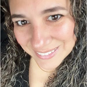 Meet your Posher, Rosa paola